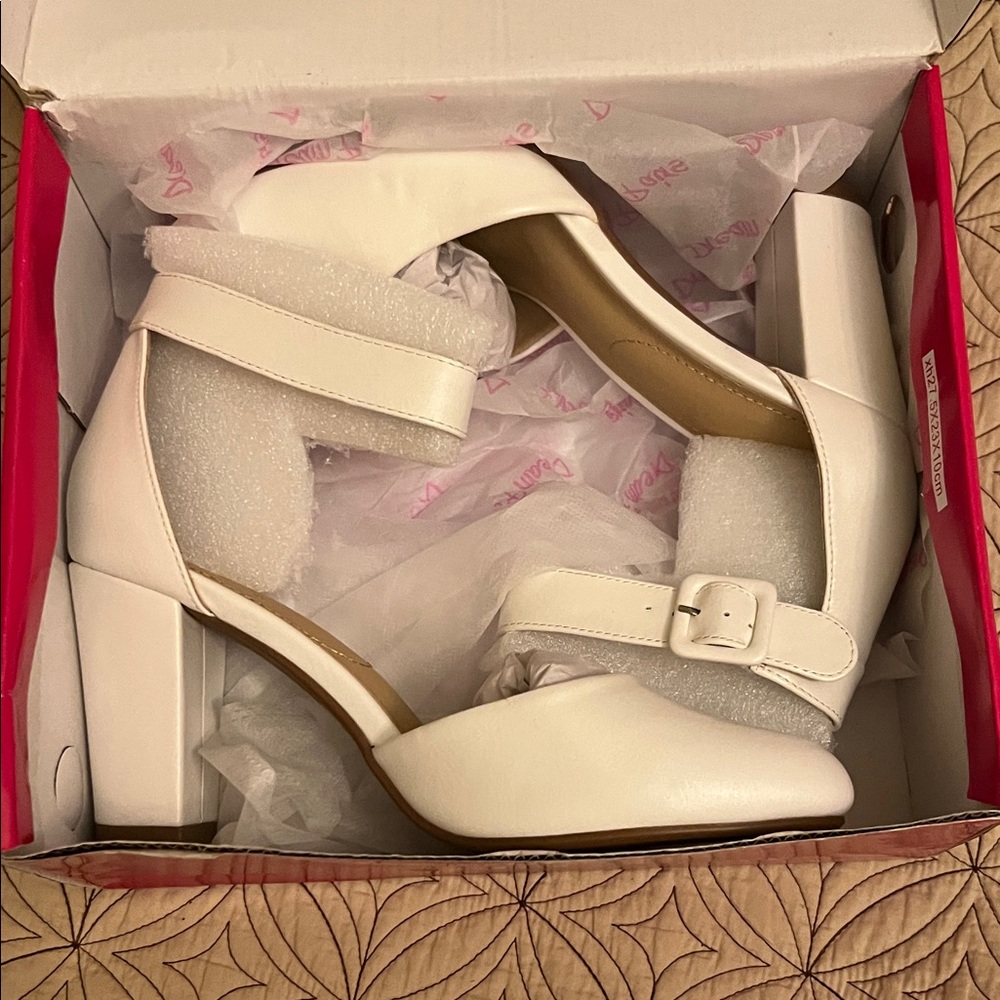 Dream Pairs Cream Block Ankle Strap Heels - Picture 3 of 6